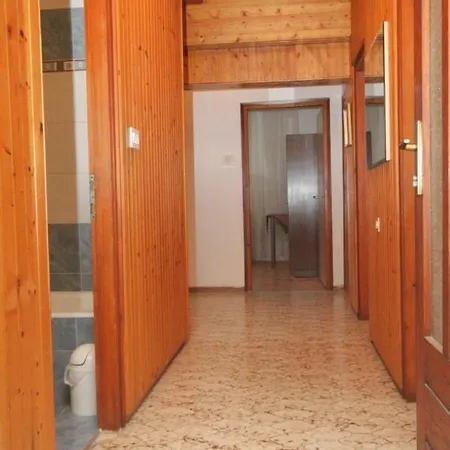 With A Parking Space - 7902 *