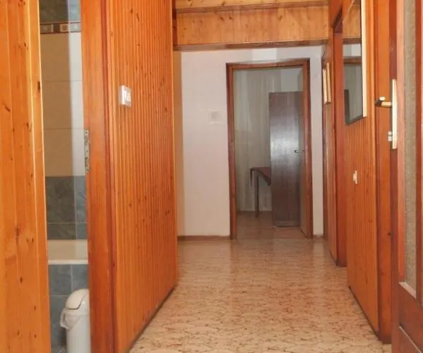 With A Parking Space - 7902 *